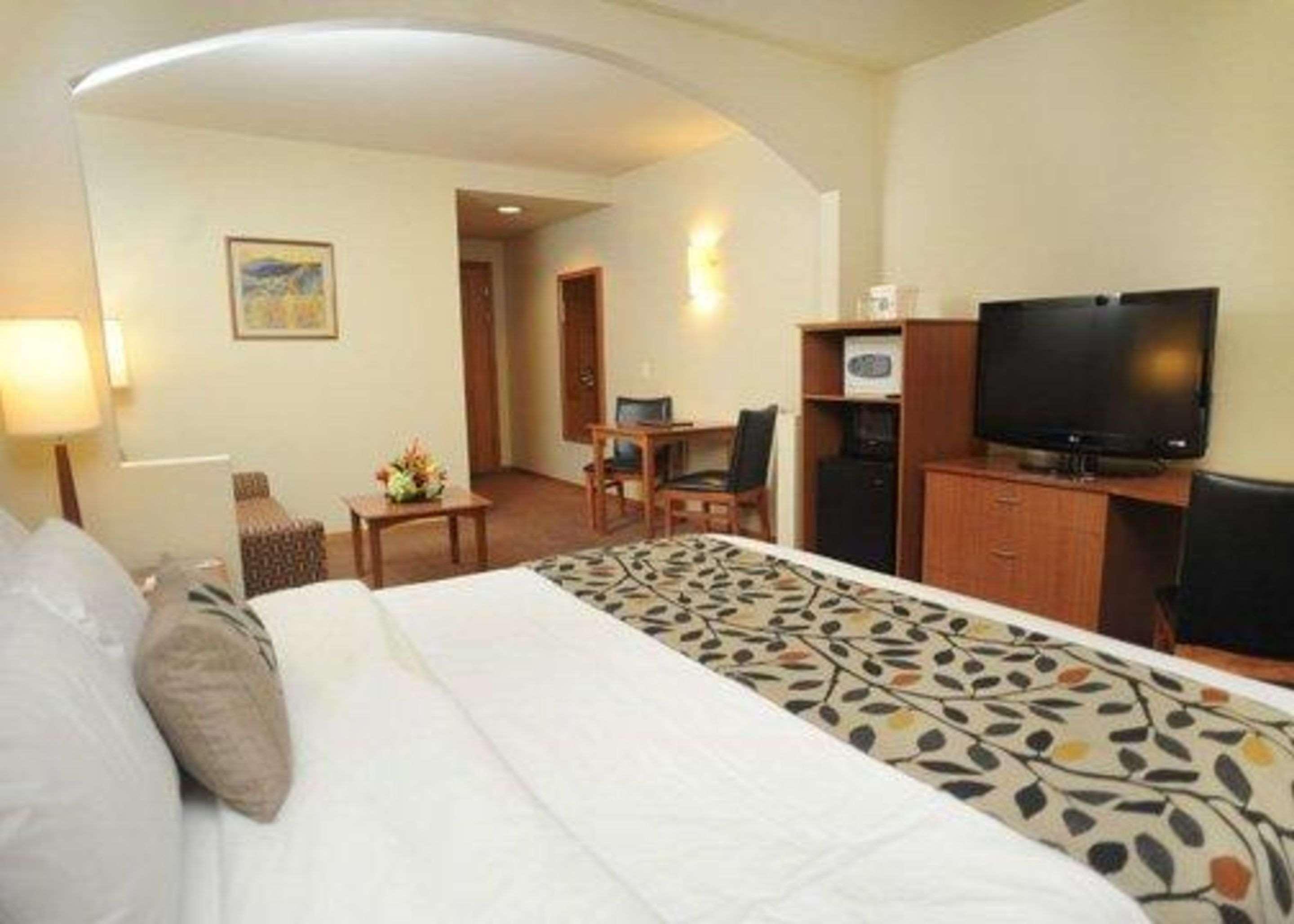 Sleep Inn Paseo Las Damas Сан-Хосе Экстерьер фото